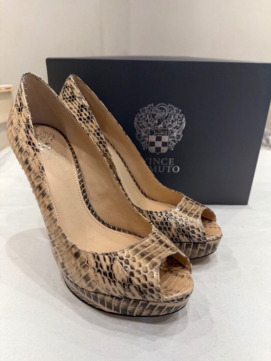 Vince Camuto Shoes - Vince Camuto Lorim Platform Peeptoe 5.5" Size 10